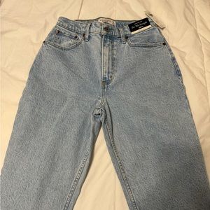 Abercrombie 90’s straight ultra high rise curve love jeans